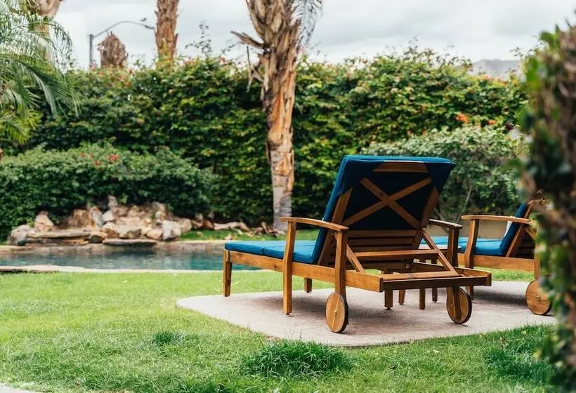 Firefly By Avantstay Spacious Backyard W/ Pool& Hot Tub!