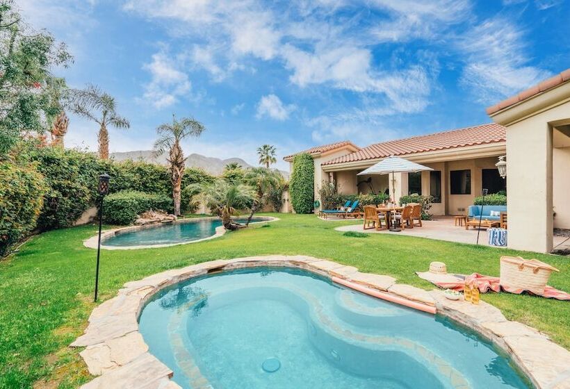 Firefly By Avantstay Spacious Backyard W/ Pool& Hot Tub!