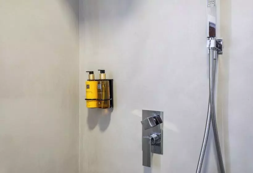 مسافرخانه Nalu Valencia Boutique Rooms