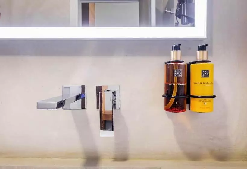 مسافرخانه Nalu Valencia Boutique Rooms