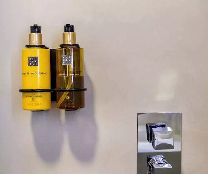 مسافرخانه Nalu Valencia Boutique Rooms