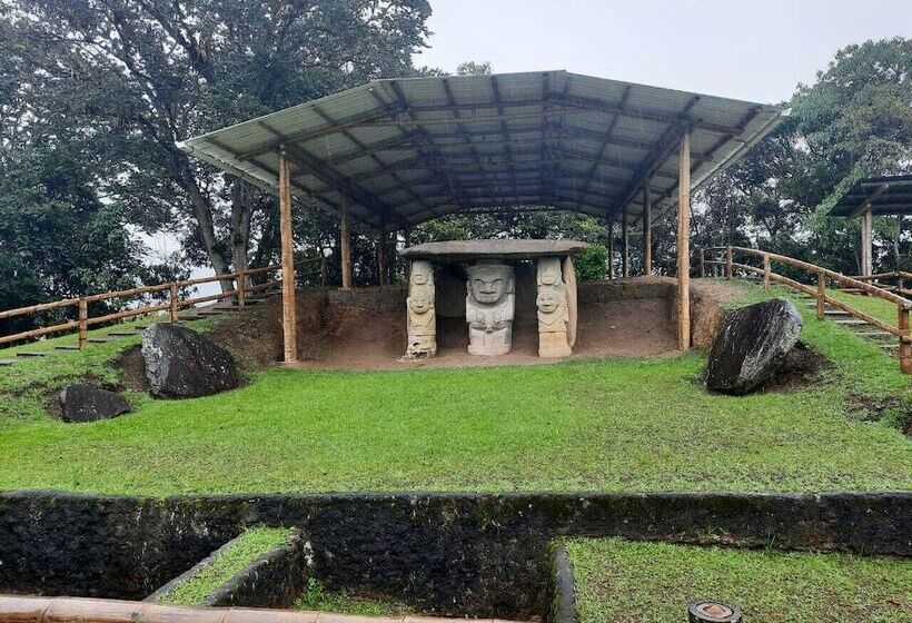 فندق Andinos Plaza