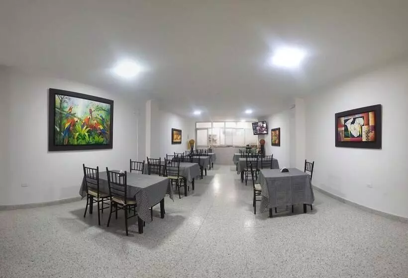 ホテル Andinos Plaza