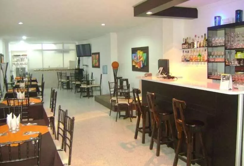 ホテル Andinos Plaza