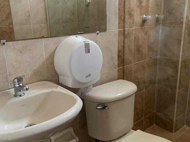 فندق Andinos Plaza