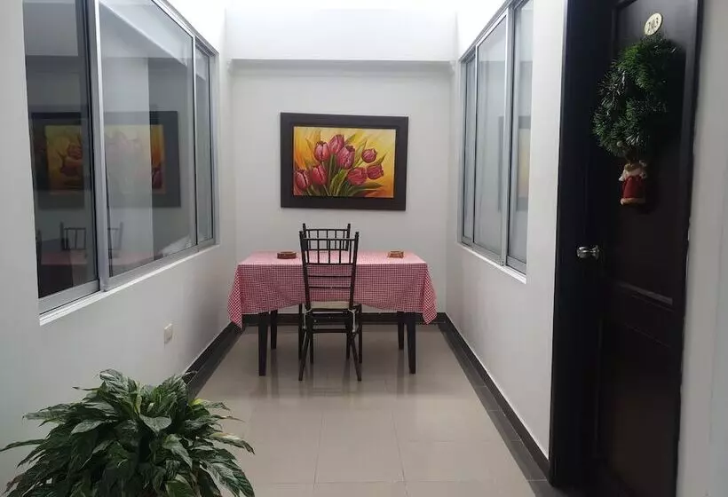 ホテル Andinos Plaza