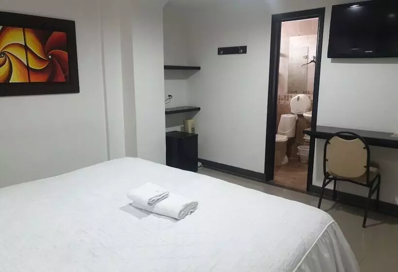 ホテル Andinos Plaza