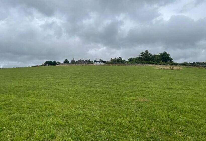 Отель Inviting 4 Berth Caravan In Hebden Bridge