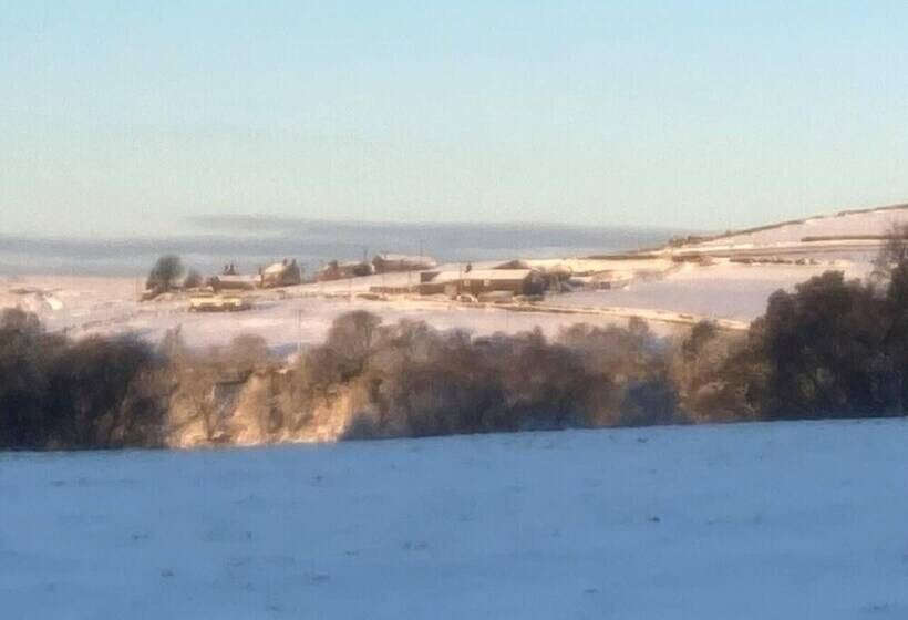 Отель Inviting 4 Berth Caravan In Hebden Bridge