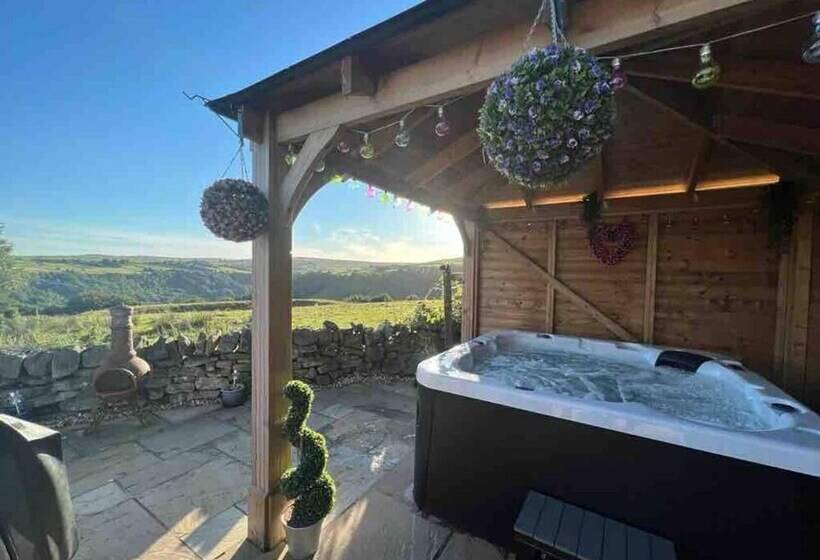 Отель Inviting 4 Berth Caravan In Hebden Bridge