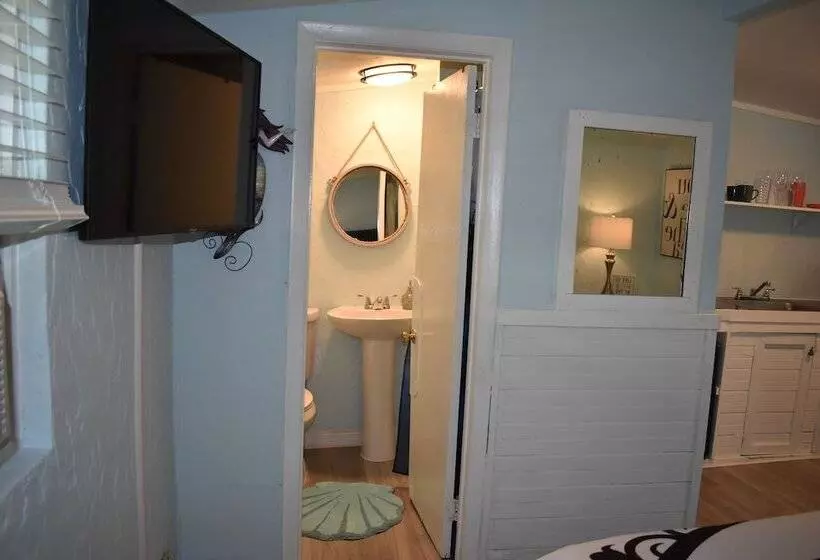 Hotelli Neptune S Grotto Waterfront Retreat