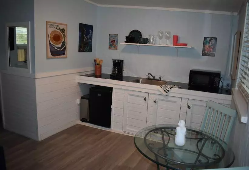 Hotelli Neptune S Grotto Waterfront Retreat