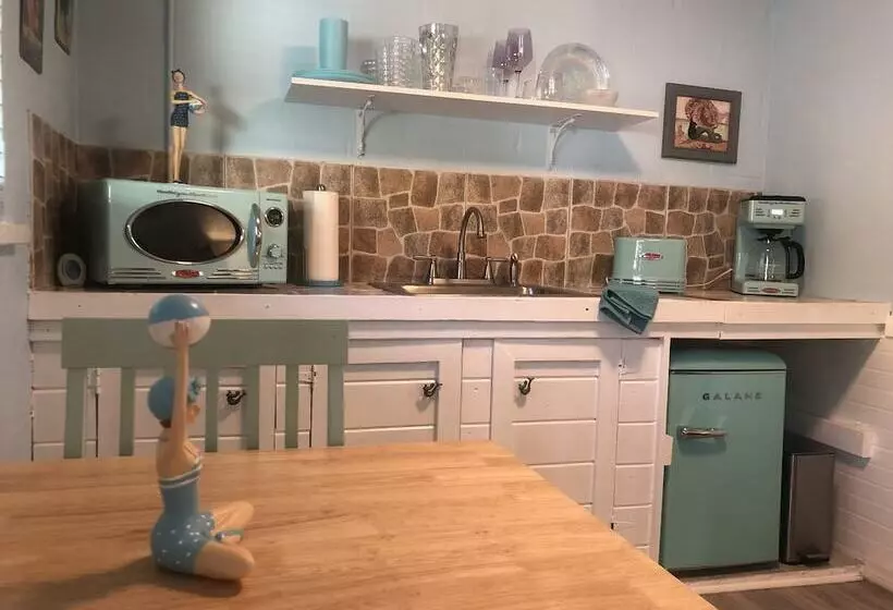 Hotelli Neptune S Grotto Waterfront Retreat