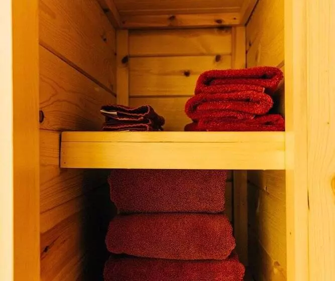 Hotelli Shire Valley Cabins, Charming Dayton Retreat