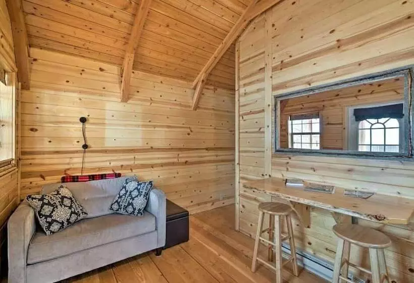 Hotelli Shire Valley Cabins, Charming Dayton Retreat