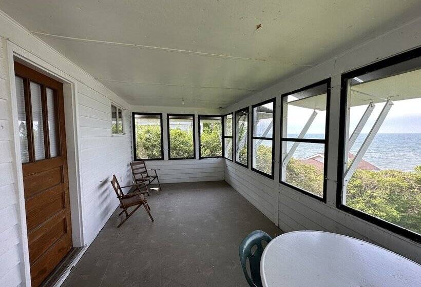 فندق Uncle Toms Cottages