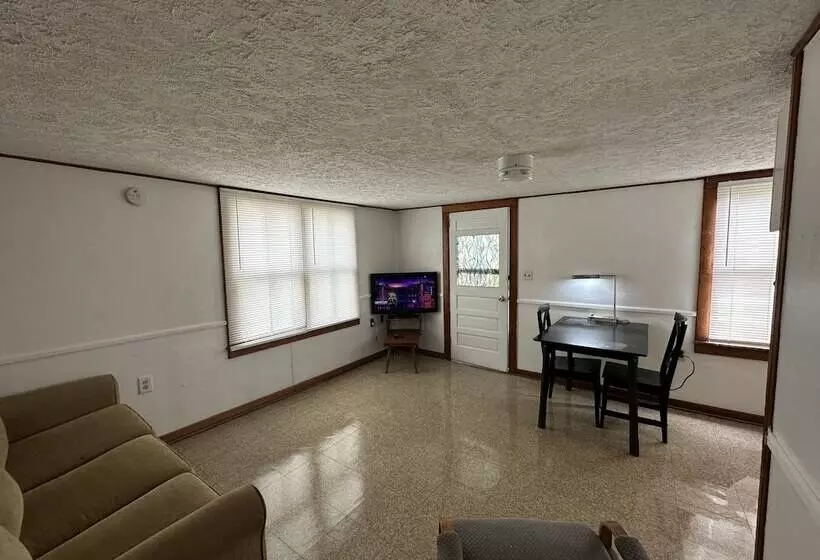 Hotelli Uncle Toms Cottages