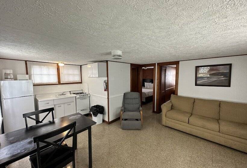 فندق Uncle Toms Cottages