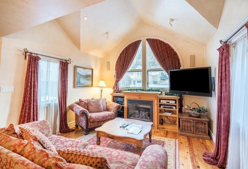 Hruza Hideout By Avantstay Walkable Location + Free Ski Shuttle, Mountain View