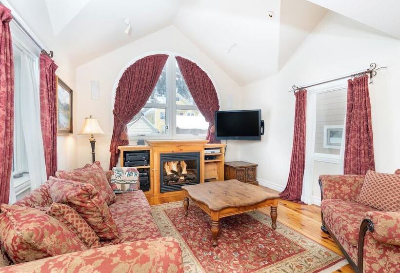 Hruza Hideout By Avantstay Walkable Location + Free Ski Shuttle, Mountain View