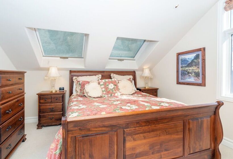 Hruza Hideout By Avantstay Walkable Location + Free Ski Shuttle, Mountain View