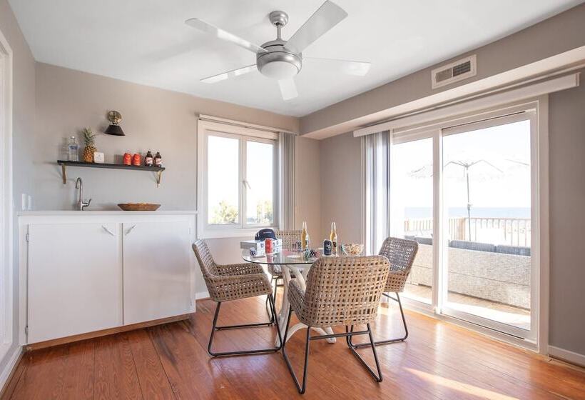 Lighthouse By Avantstay Beachfront View Home W/ Pool Table & Ping Pong