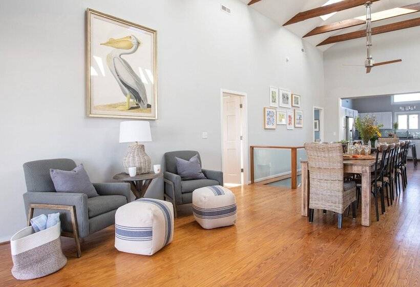 Lighthouse By Avantstay Beachfront View Home W/ Pool Table & Ping Pong