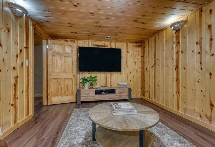 Little Sparrow By Avantstaydowntown Pigeon Forge Cabin