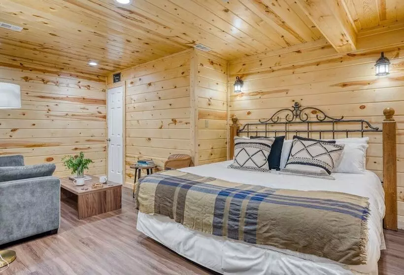 Little Sparrow By Avantstaydowntown Pigeon Forge Cabin