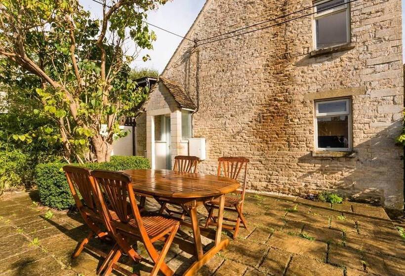 Lovely Cosy Stone Cottage In Tetbury, Cotswolds