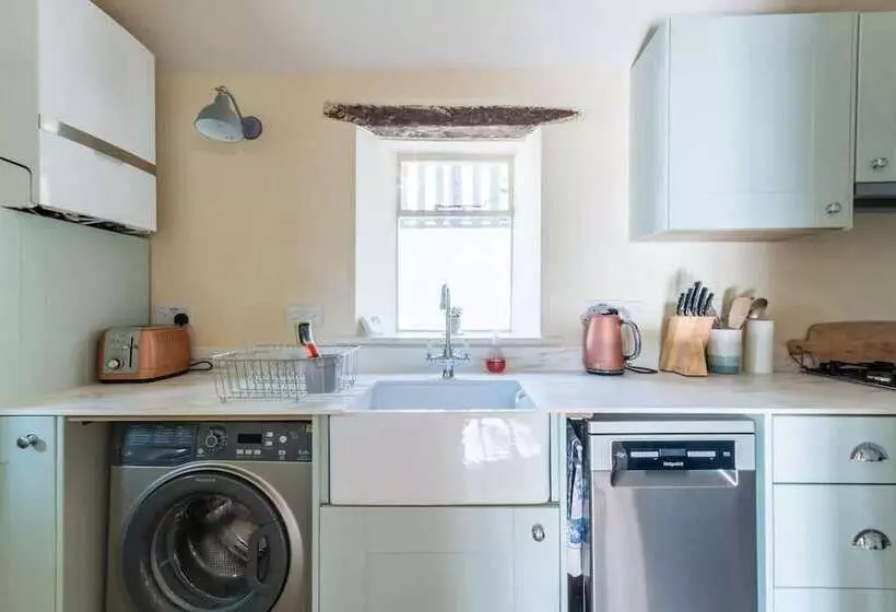 Lovely Cosy Stone Cottage In Tetbury, Cotswolds