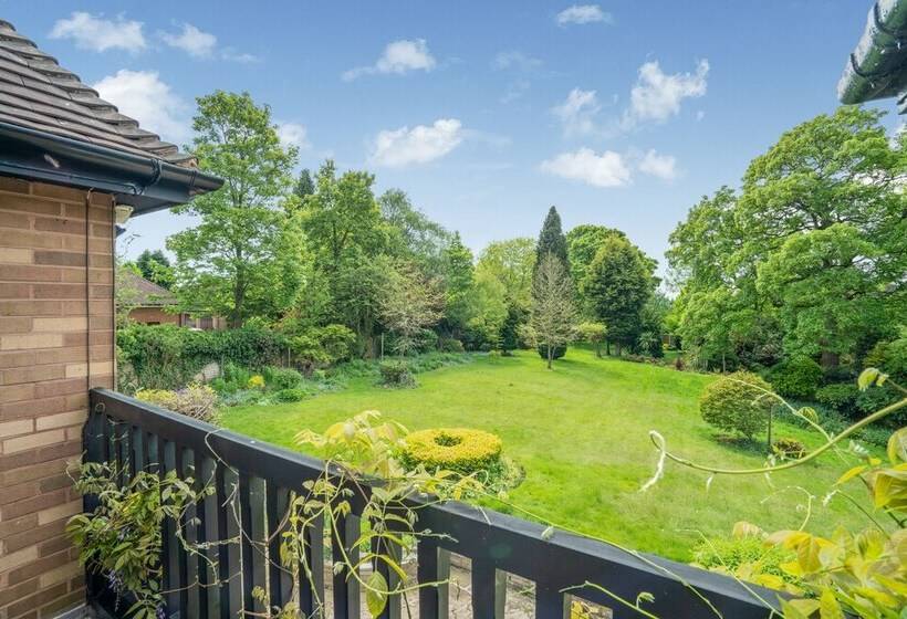 Luxury Designer Mansion In West Midlands Countryside