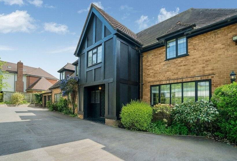 Luxury Designer Mansion In West Midlands Countryside