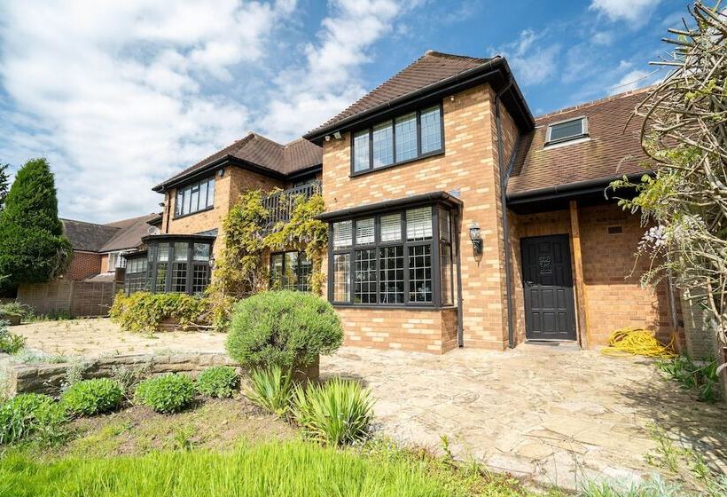 Luxury Designer Mansion In West Midlands Countryside