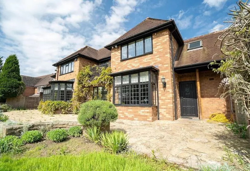 Luxury Designer Mansion In West Midlands Countryside