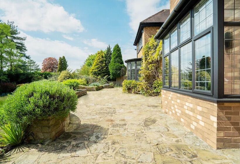 Luxury Designer Mansion In West Midlands Countryside