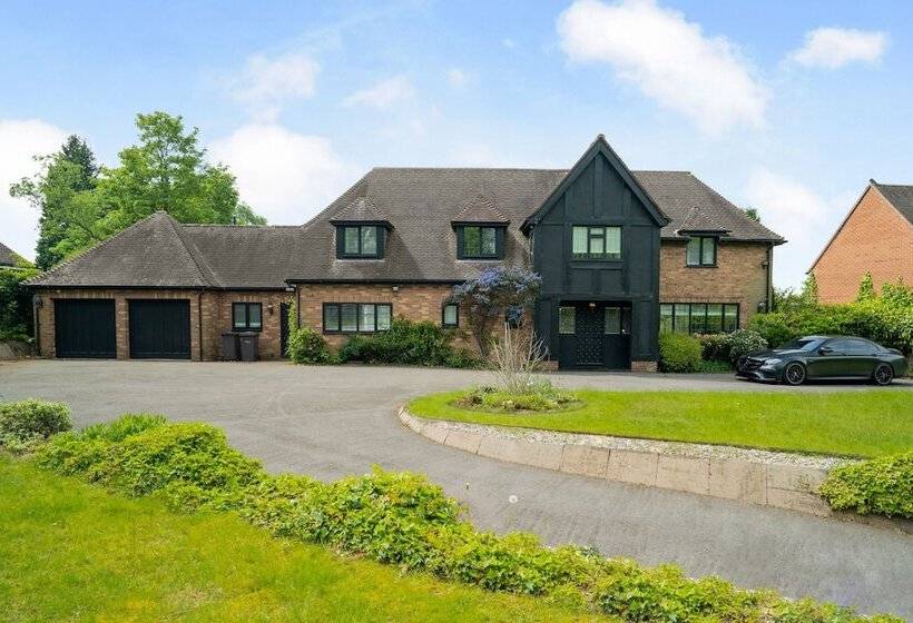 Luxury Designer Mansion In West Midlands Countryside