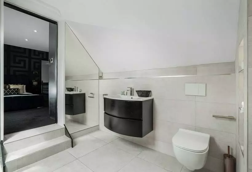 Luxury Designer Mansion In West Midlands Countryside