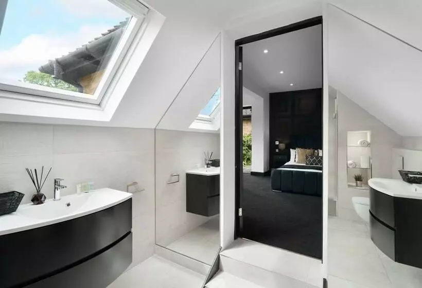 Luxury Designer Mansion In West Midlands Countryside