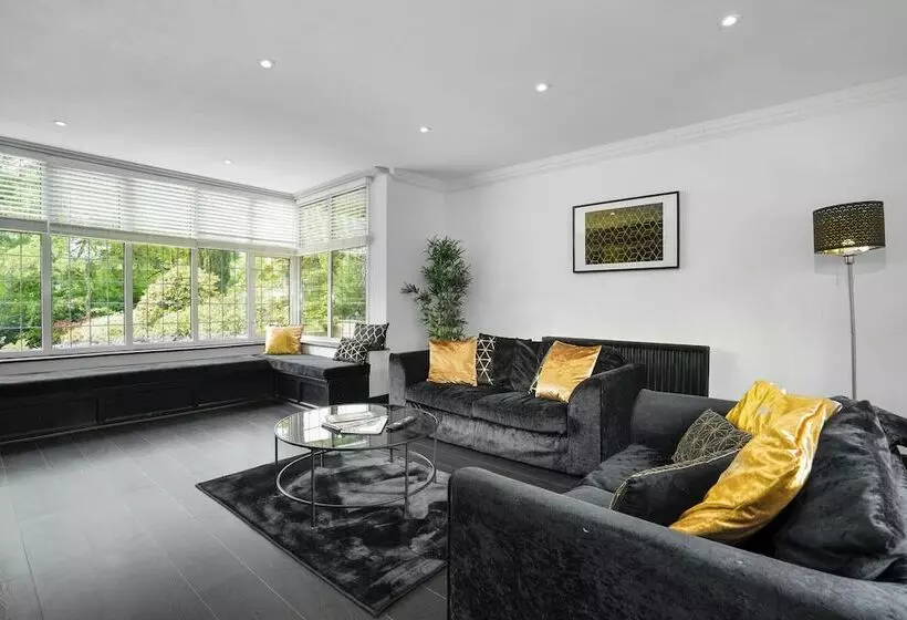 Luxury Designer Mansion In West Midlands Countryside