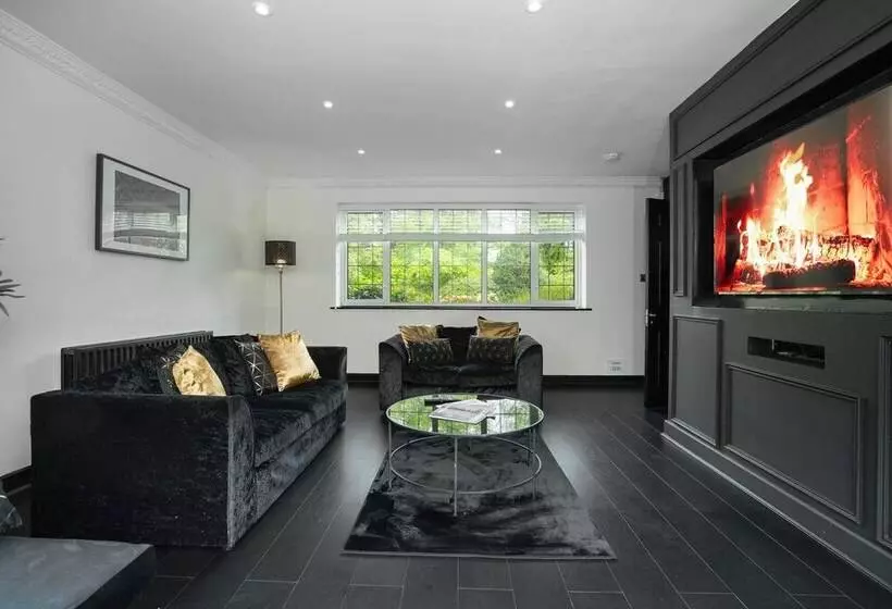 Luxury Designer Mansion In West Midlands Countryside