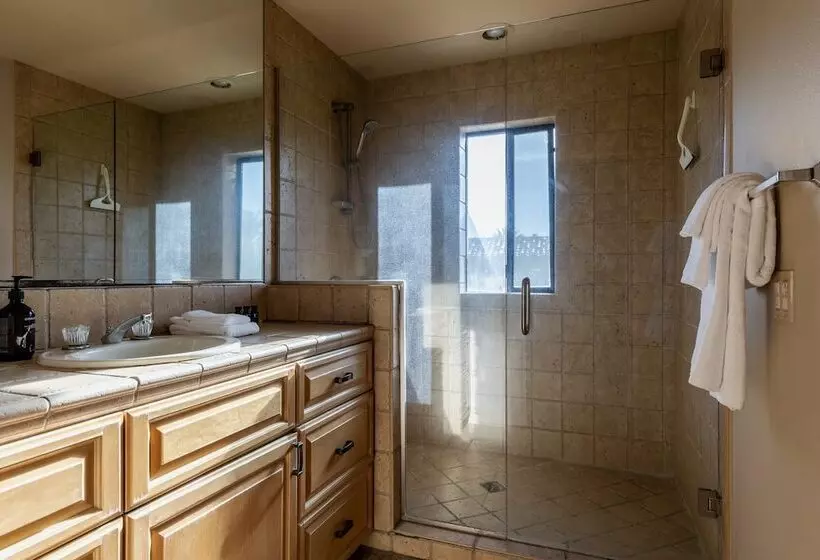 Mirabella By Avantstay Private Lake + Kayaks & Paddle Boating!