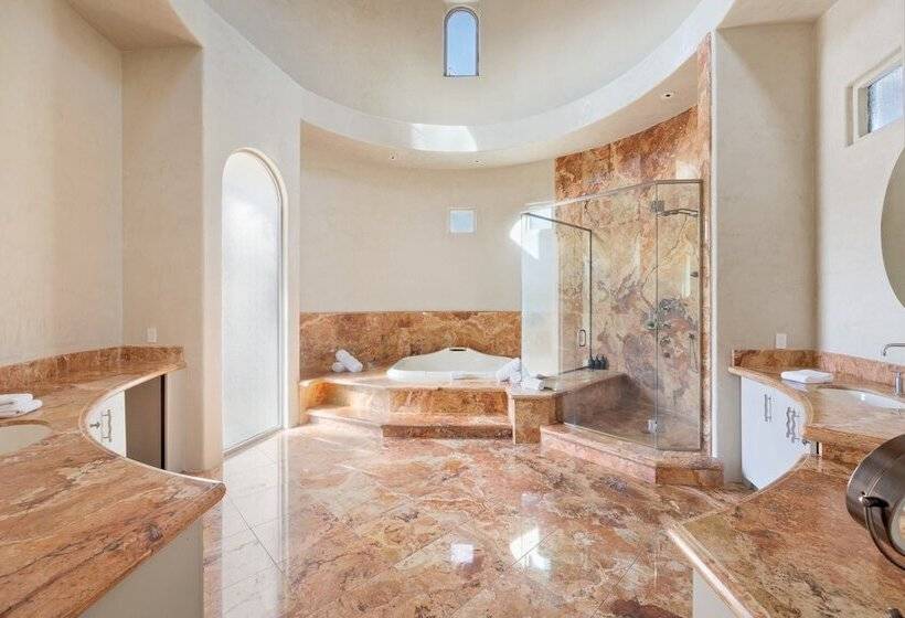 Mirabella By Avantstay Private Lake + Kayaks & Paddle Boating!