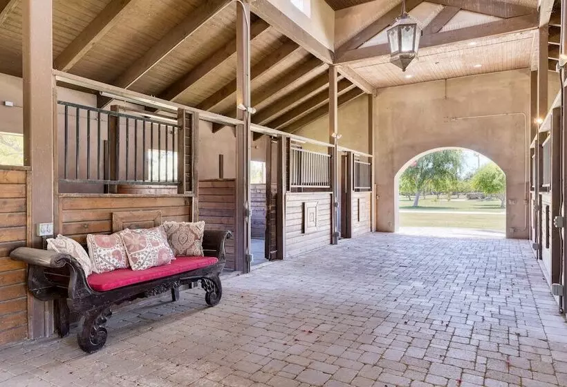 Mirabella By Avantstay Private Lake + Kayaks & Paddle Boating!