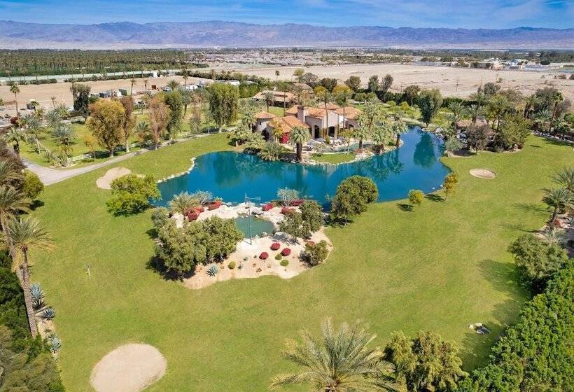 Mirabella By Avantstay Private Lake + Kayaks & Paddle Boating!