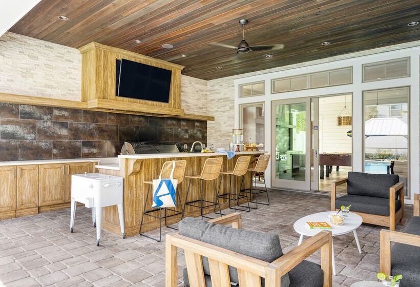 Monarch By Avantstay Stunning Estate 1 Block To Beach, Swim Up Bar, Hot Tub, & Rooftop Views