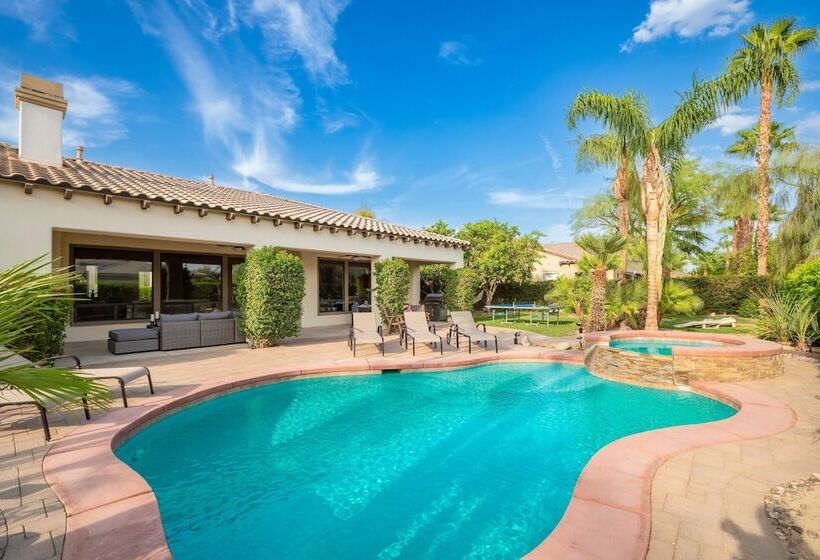 Palisades By Avantstay Gorgeous Backyard W/ Pool, Spa & Games