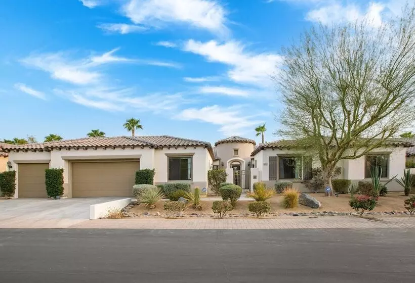 Palisades By Avantstay Gorgeous Backyard W/ Pool, Spa & Games
