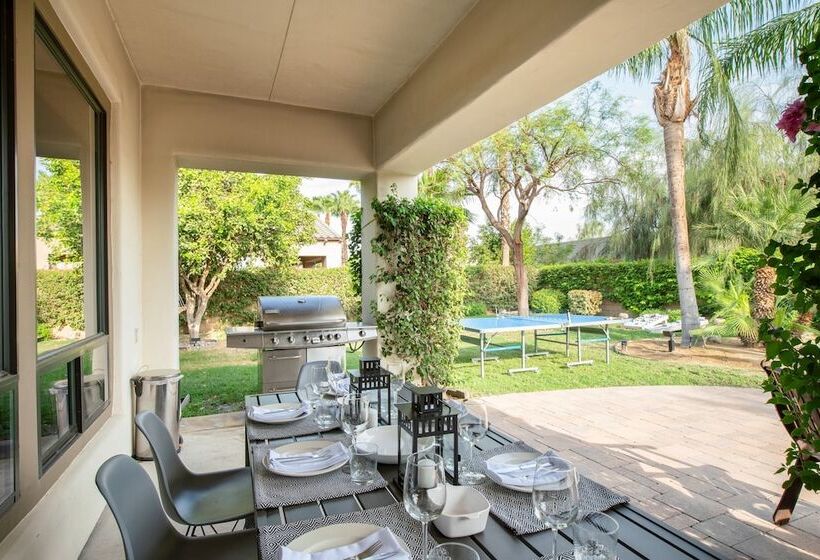 Palisades By Avantstay Gorgeous Backyard W/ Pool, Spa & Games