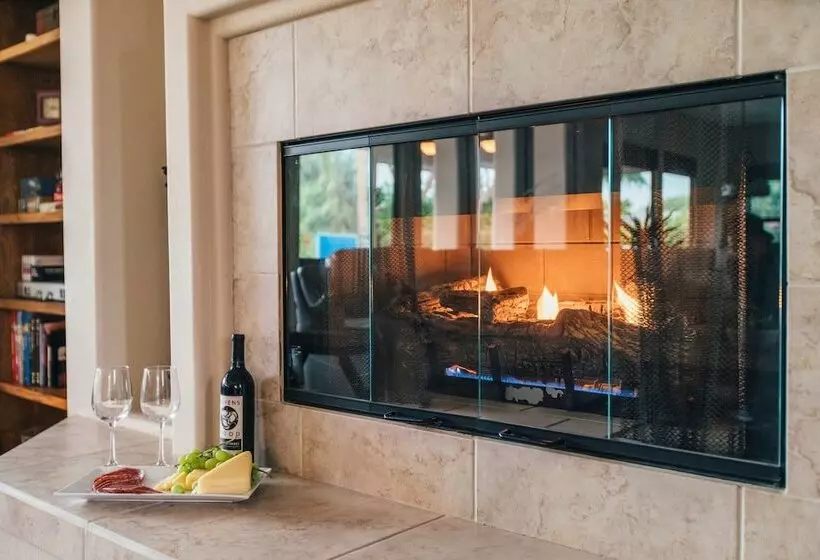 Palisades By Avantstay Gorgeous Backyard W/ Pool, Spa & Games